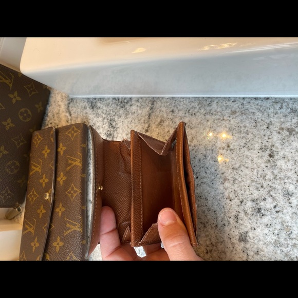 SOLD• Louis Vuitton Monogram Card Case - Picture 8 of 12